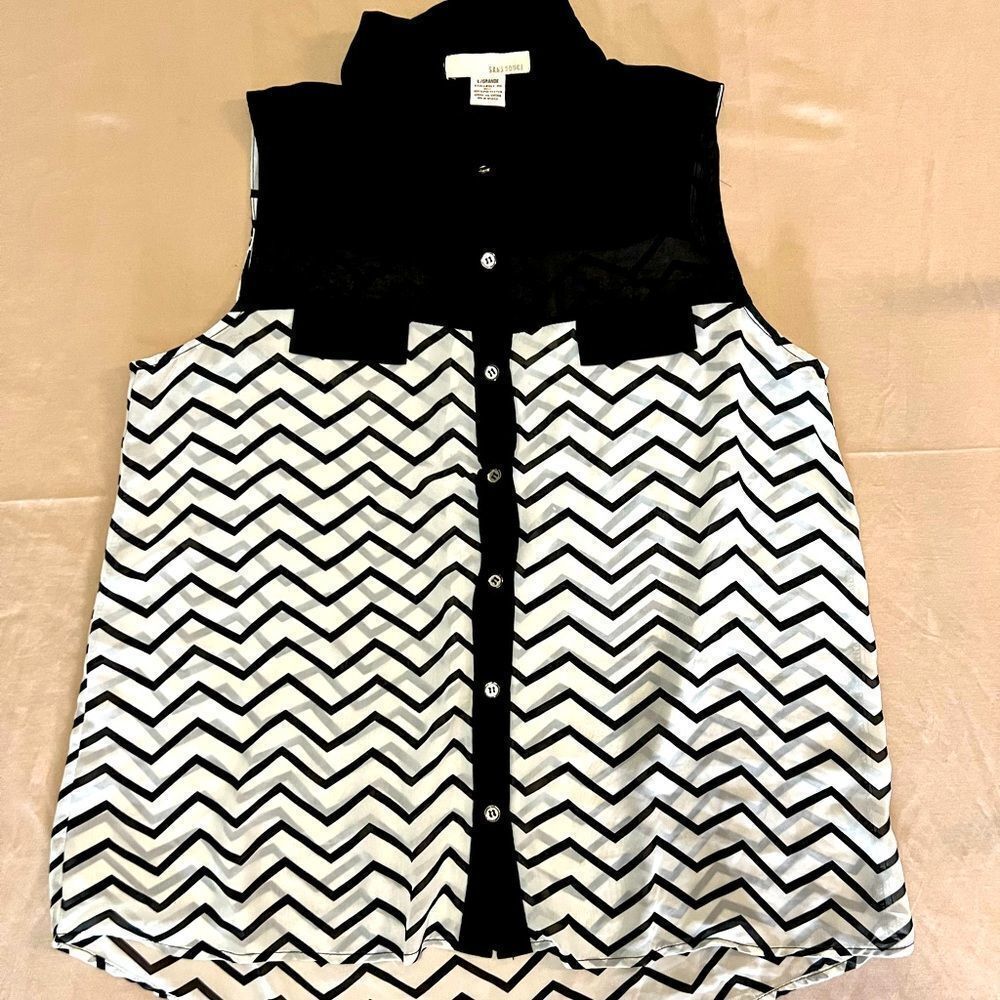 Sars soucl tank top blouse in a size Large.